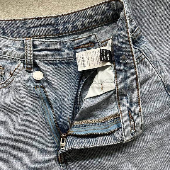 Shein Criss Cross Light Wash Jeans - Picture 2 of 4